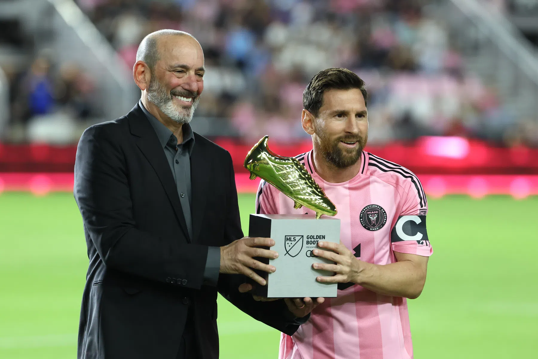 Messi adviseert MLS financiele beperkingen op te heffen