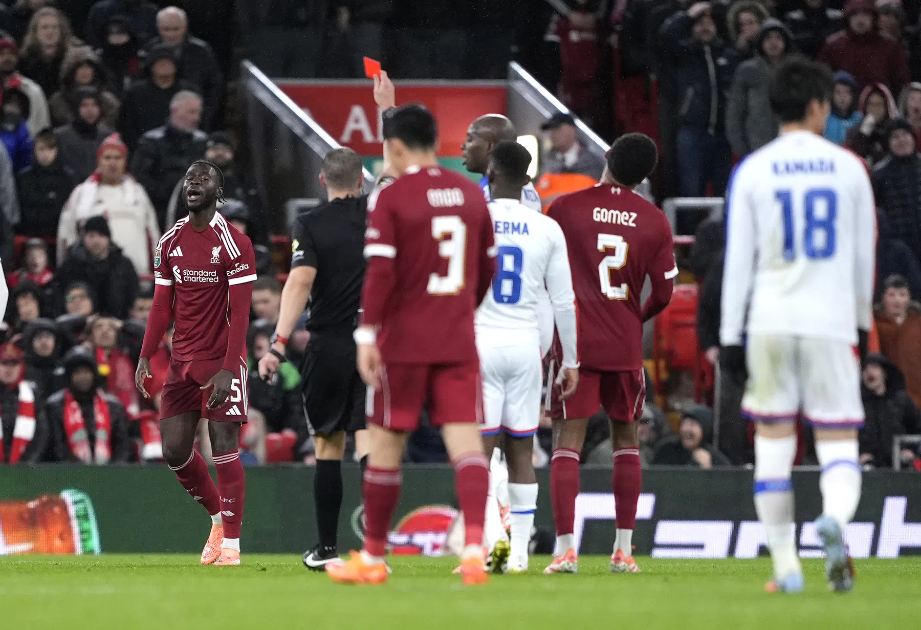 Van Dijk sprak meteen met Liverpool-talent dat tweemaal rood kreeg
