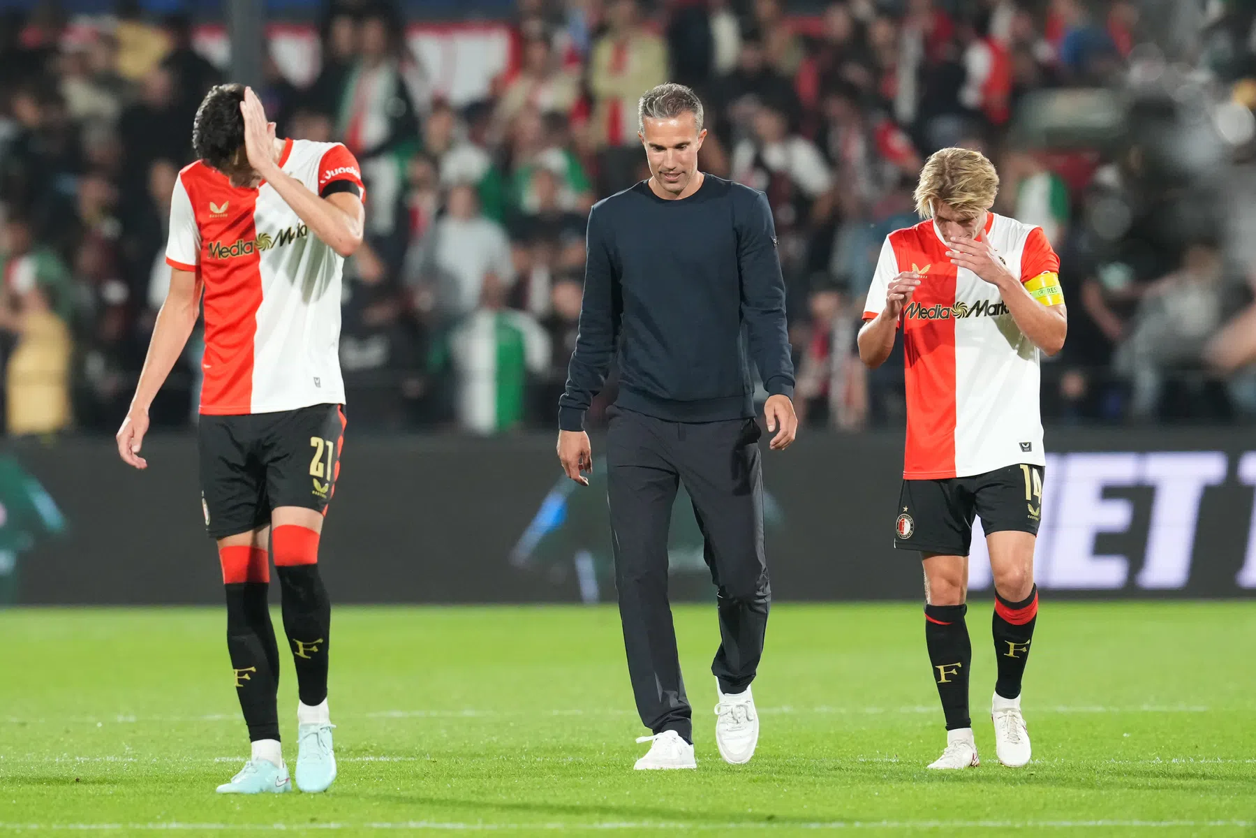 Van Persie trekt rookgordijn op over terugkeer Steijn in Feyenoord-basis