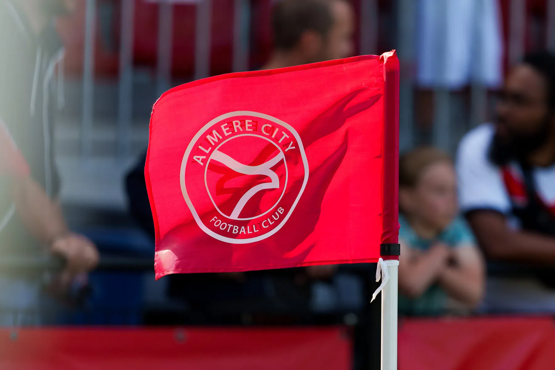 Almere City werd vrijdag officieel overgenomen door Yanmar