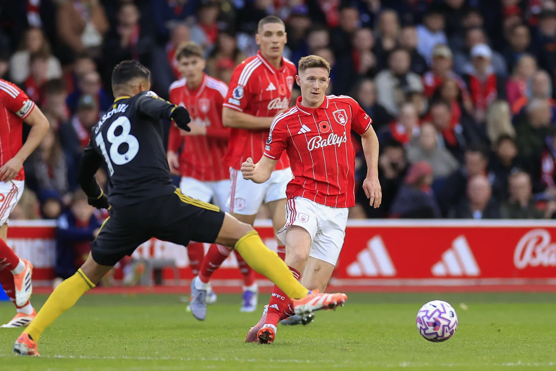 Zegereeks Man United ten einde na zinderende twee minuten van Nottingham Forest