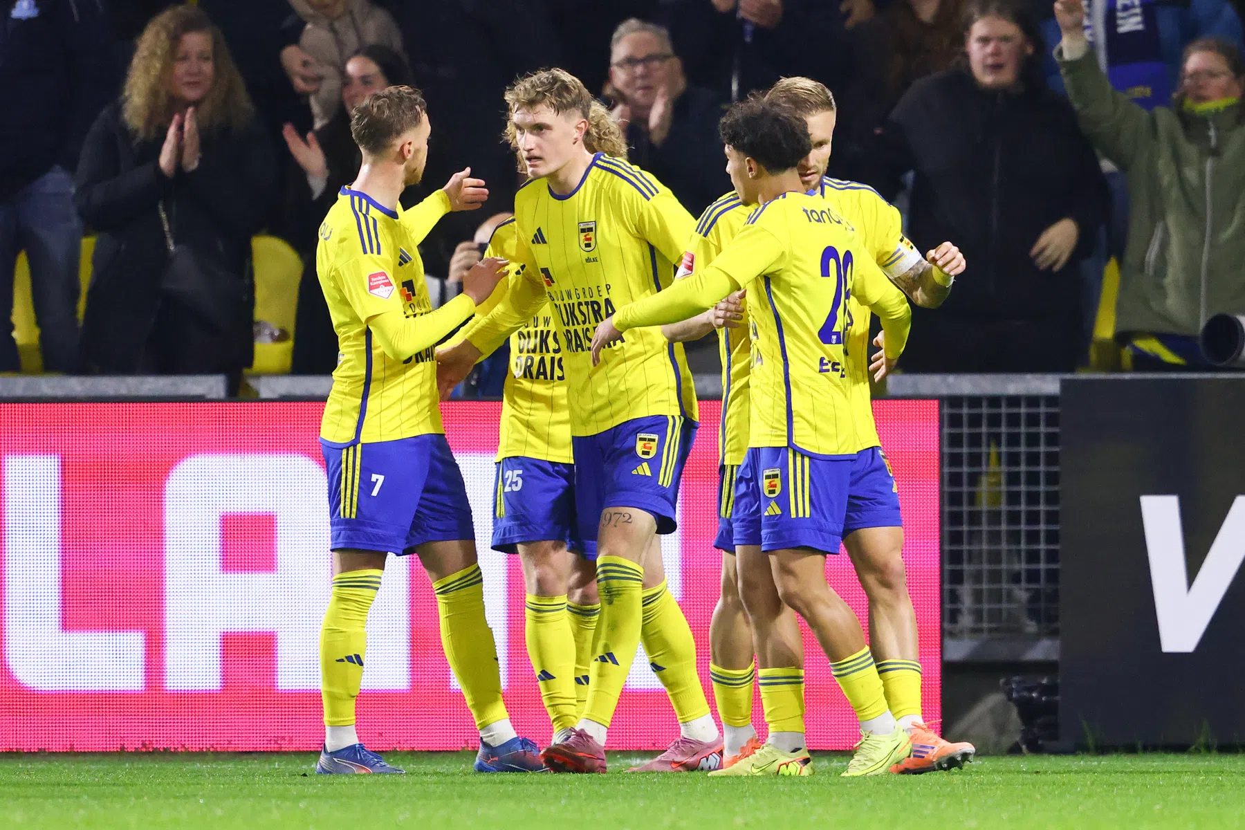 Cambuur recht de rug na mindere reeks en verslaat Jong Ajax