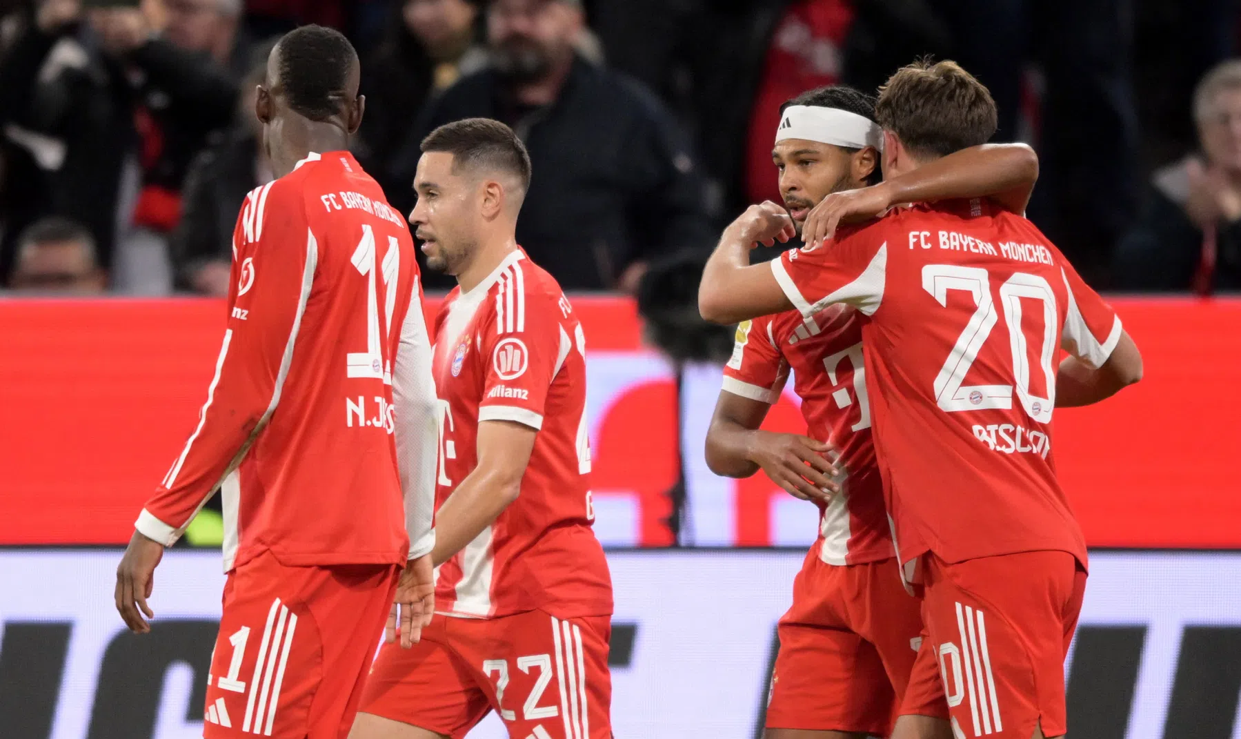 Bayern klaart de klus tegen Leverkusen al vóór invalbeurt van supertrio