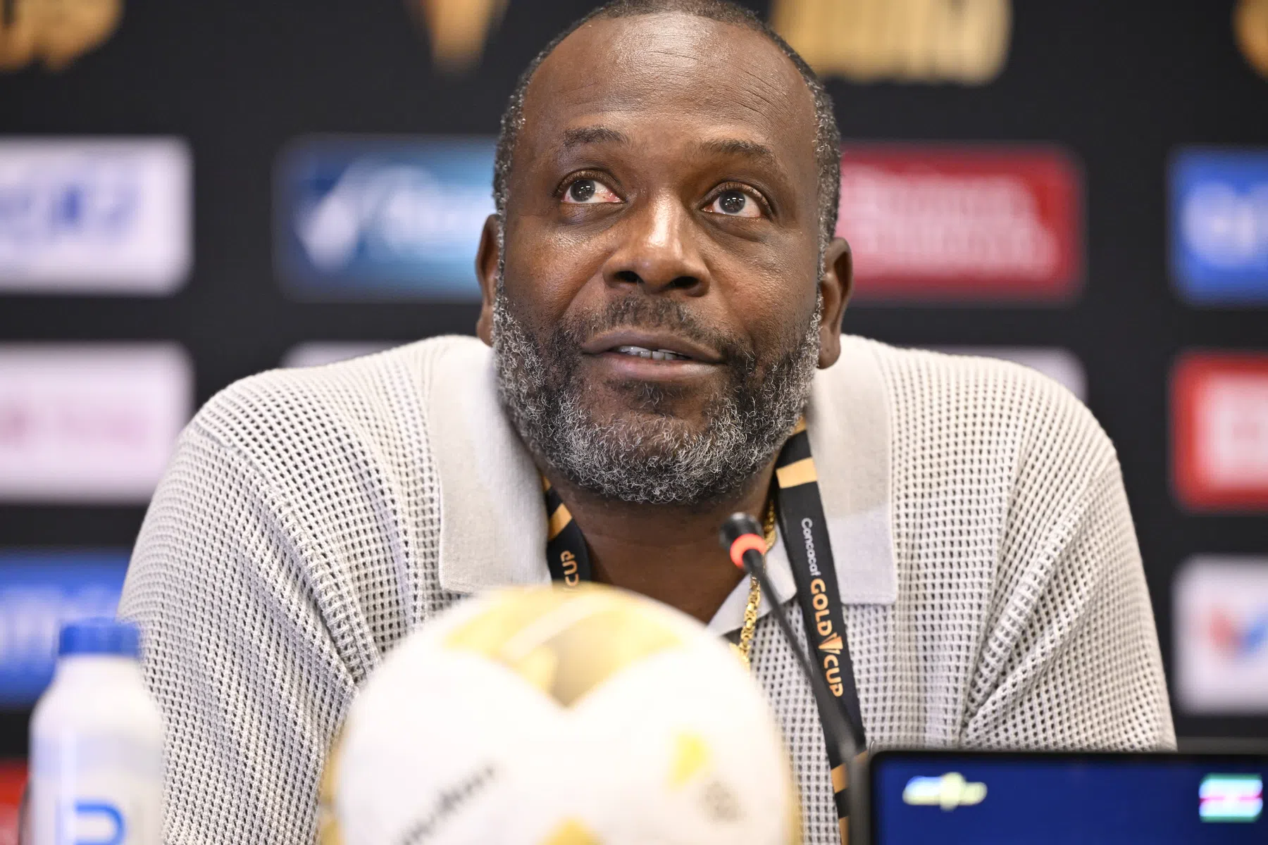 Menzo maakt Suriname-selectie voor beslissende duels WK-droom bekend