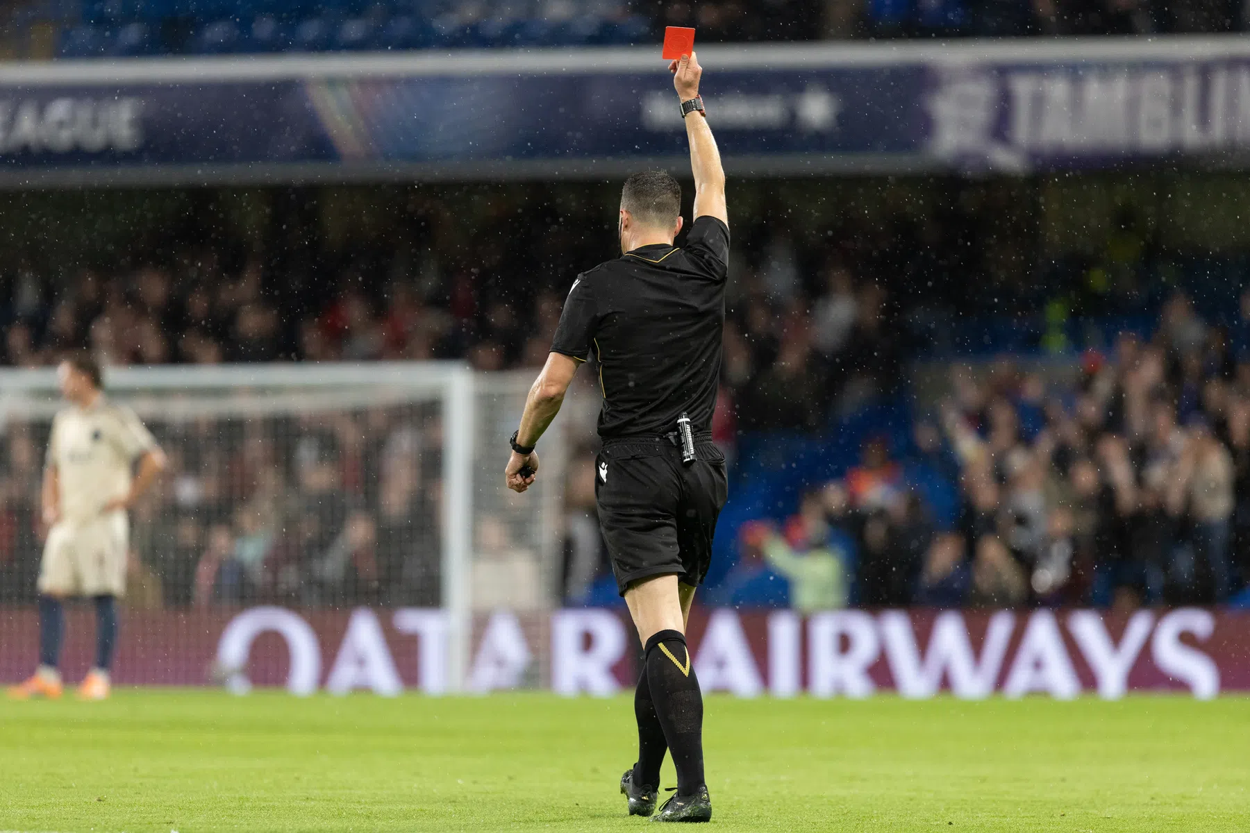 De kaartenlast van Ajax, AZ, FC Utrecht, Feyenoord, Go Ahead Eagles en PSV