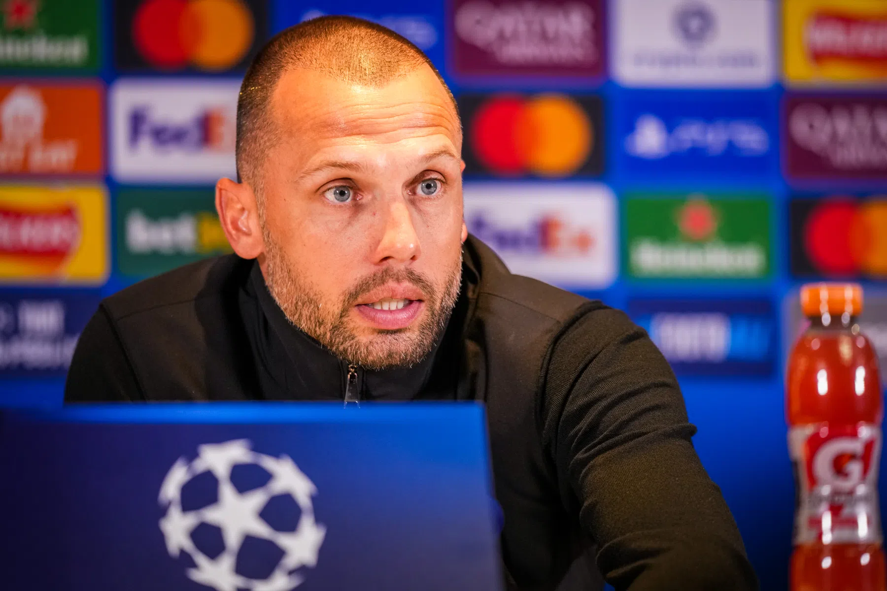 Vasthouden of veranderen: hoe Heitinga blijft sleutelen bij Ajax