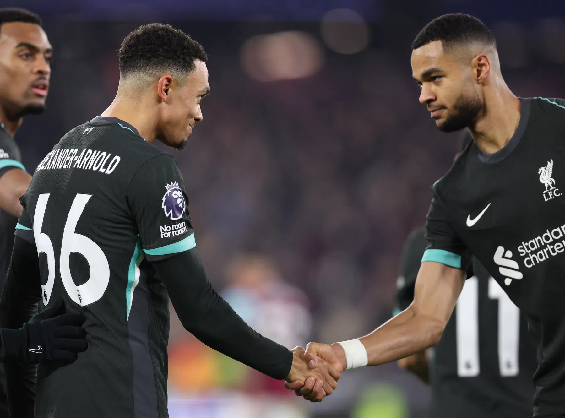 Vooralsnog geen weerzien tussen Gakpo en Trent tijdens topper op Anfield