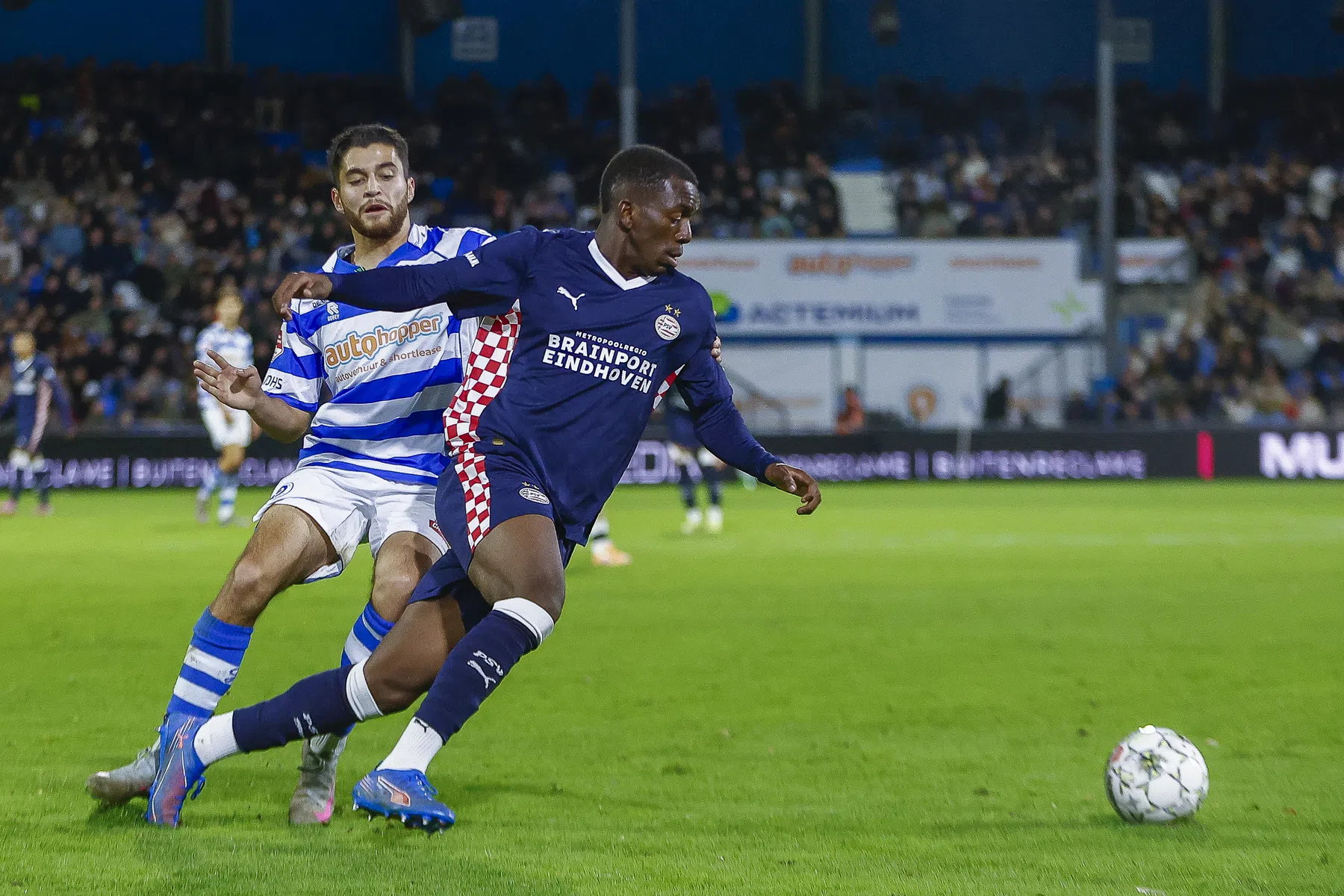 PSV-jeugd geeft voorsprong weg en schiet weinig op met remise in Youth League