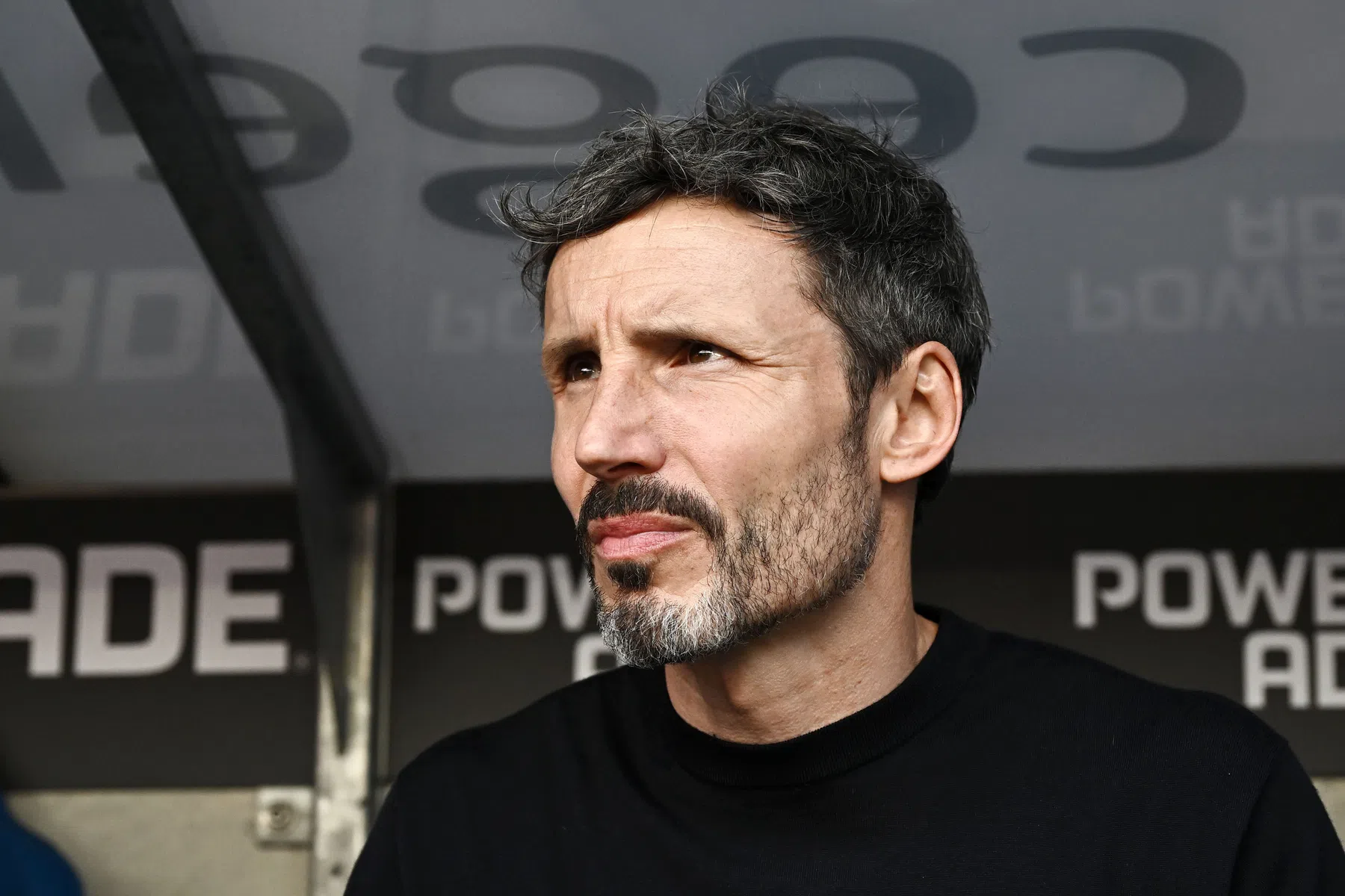 Mark van Bommel sloeg buitenlandklussen af wegens blessure Ruben