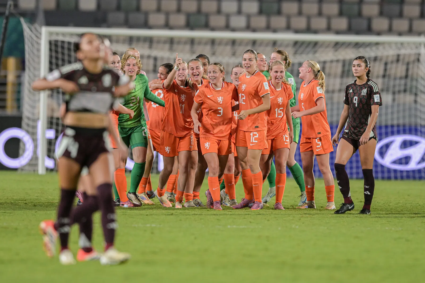 Voetbalsters Oranje Onder-17 plaatsen zich voor WK-finale tegen Noord-Korea