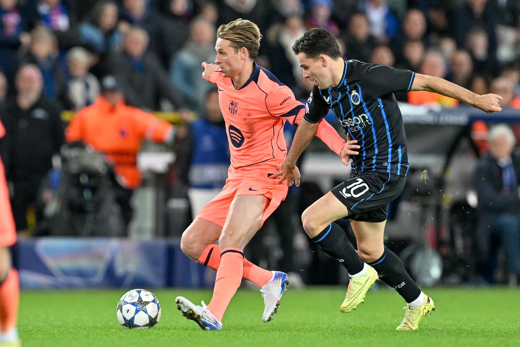 Frenkie de Jong kritisch op Barca, Gullit en Henry trekken plan Flick in twijfel