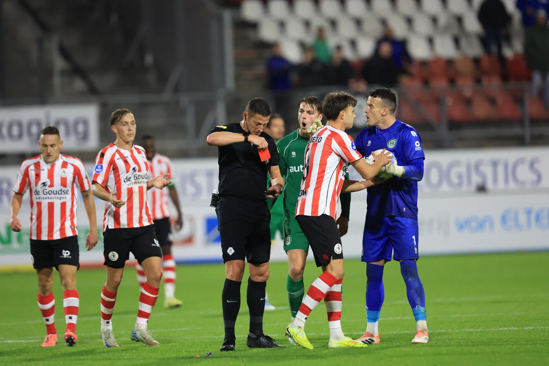 Groningen-keeper Vaessen ondanks vrijspraak nog in spanning na rode kaart