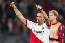 Thumbnail for article: Viergever breekt record De Jong en mag zich 'Mister Europa Cup' noemen