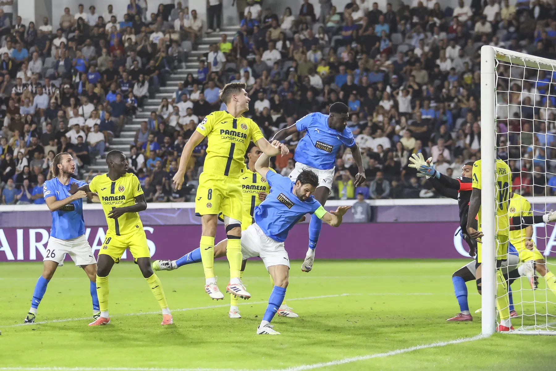 Pafos-held Luckassen op eenzame hoogte in Champions League