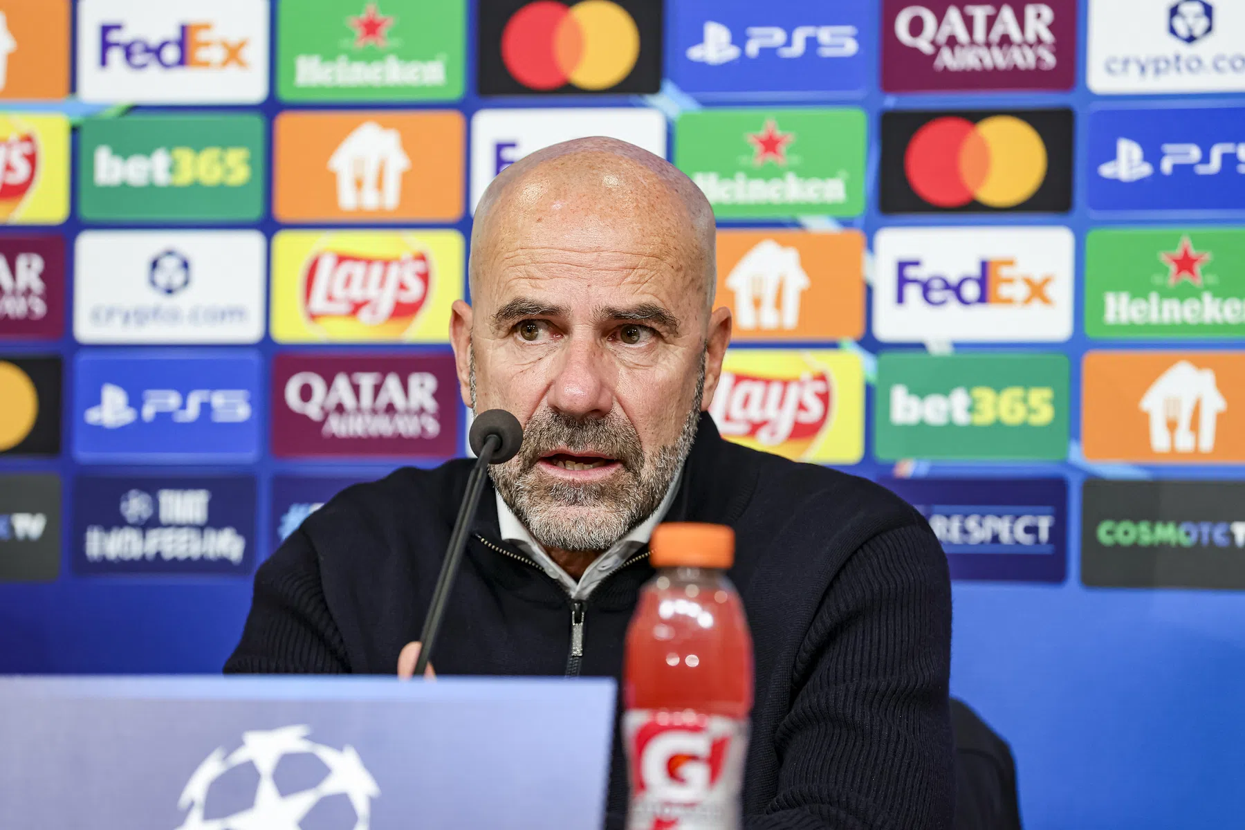 Steun van PSV-trainer Peter Bosz voor John Heitinga