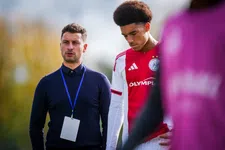 Ajax haalt Youth League-trainer tijdelijk naar eerste elftal