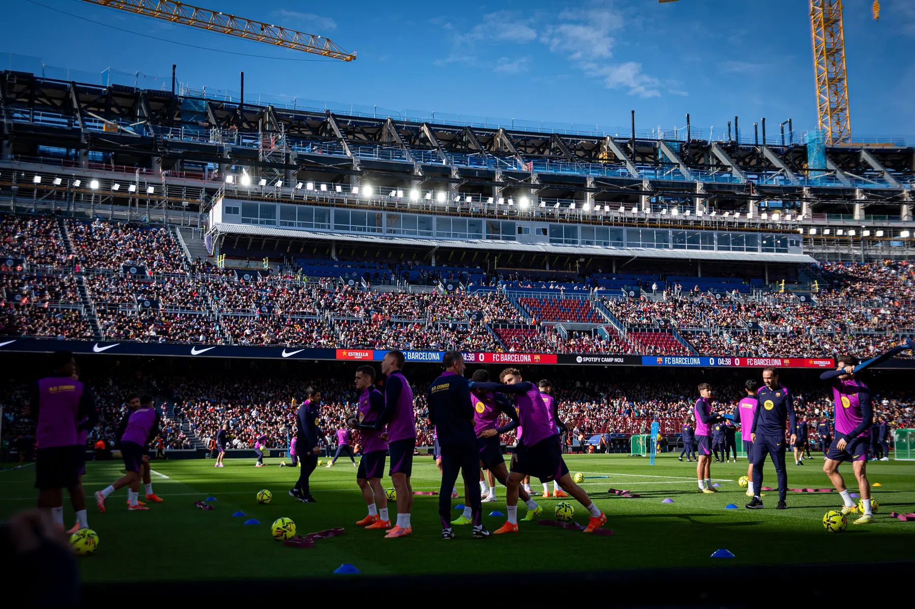 Barcelona-spelers onder de indruk van vernieuwd Camp Nou