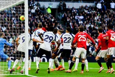 Thumbnail for article: Uitblinker De Ligt ziet progressie Manchester United: 'Trots op het team'