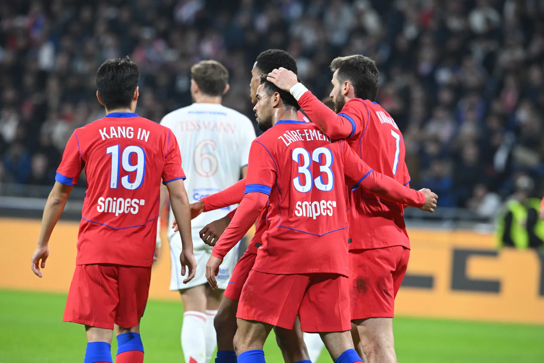PSG slaat in extremis toe na rode kaart Tagliafico