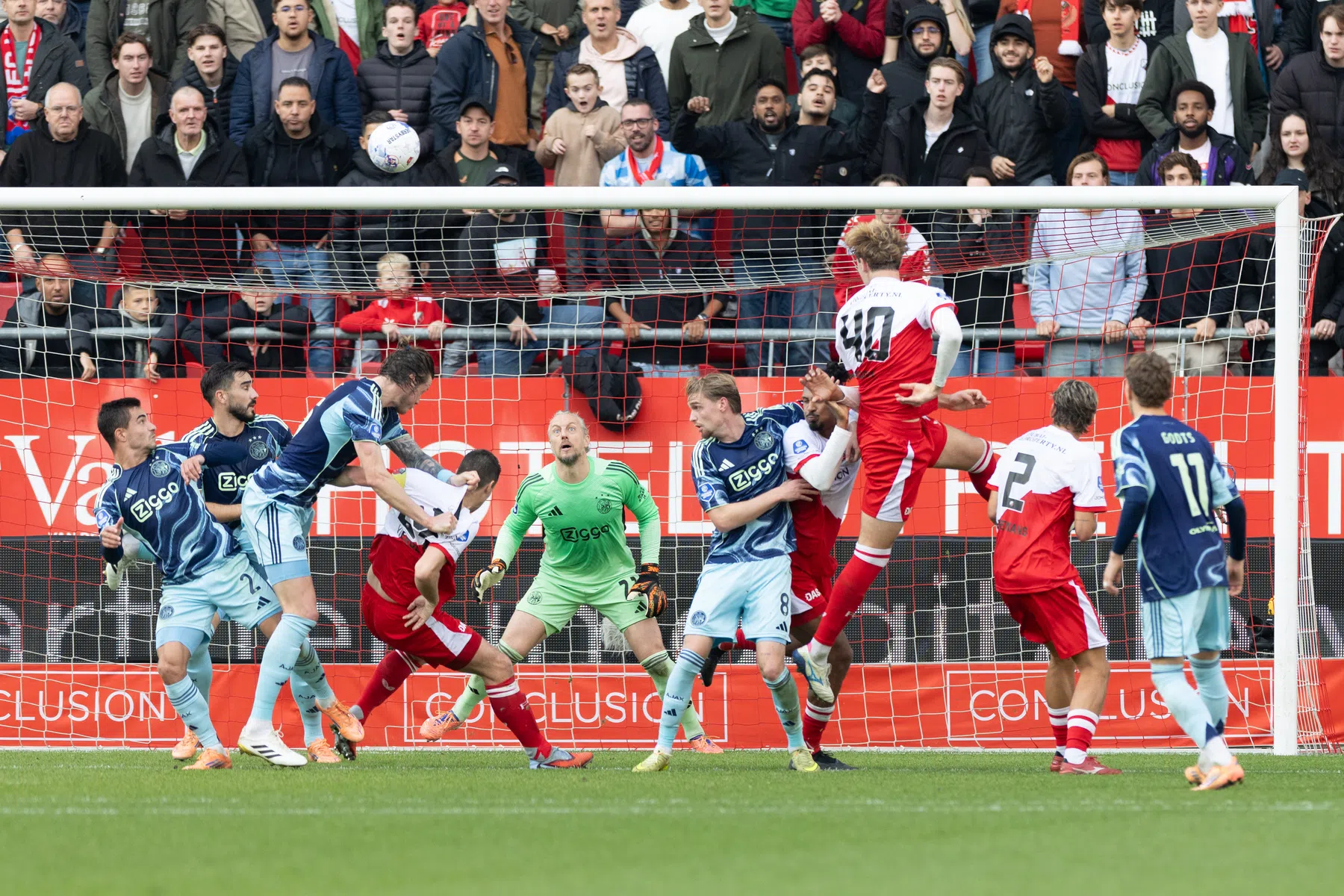 Weer tegengoal Ajax uit corner: 'Heel, heel, heel zwak'
