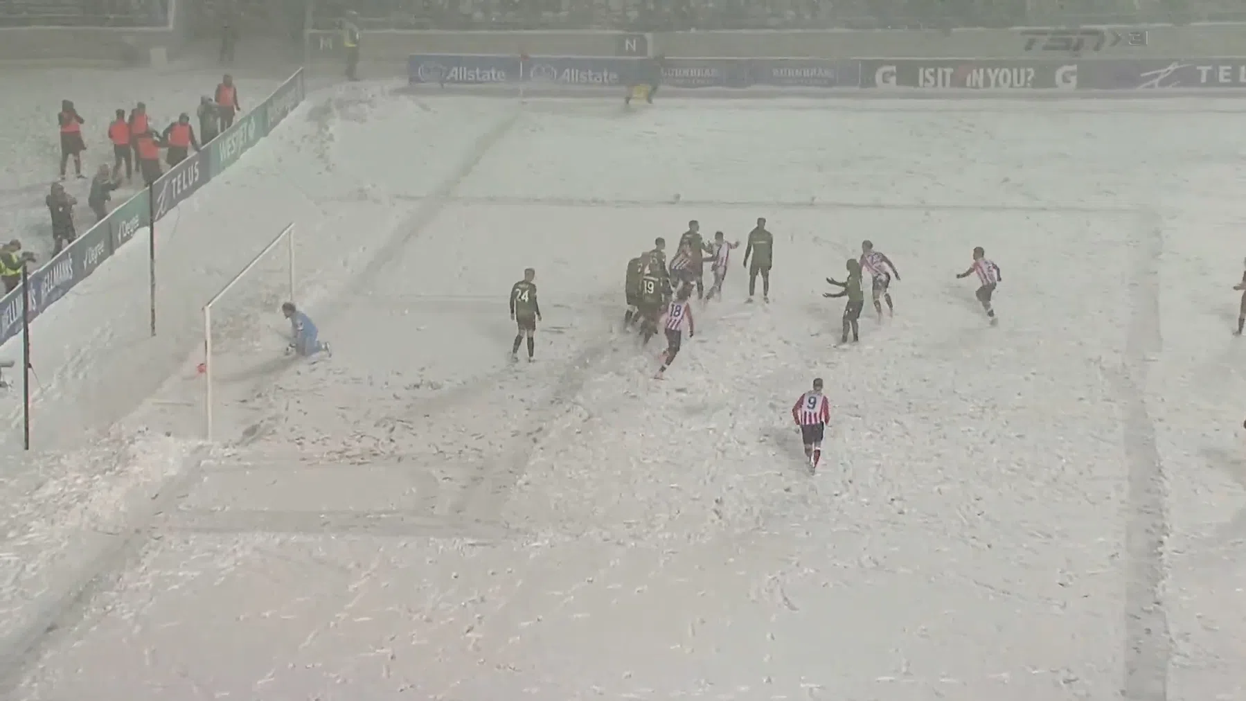 -8 graden, een sneeuwstorm en een 'Icicle kick' in bewogen Canadese finale