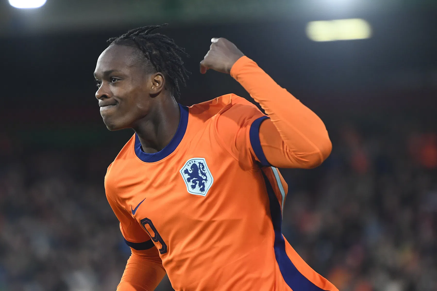 Emegha blijft in het spoor van Haaland en laat Dembélé achter zich