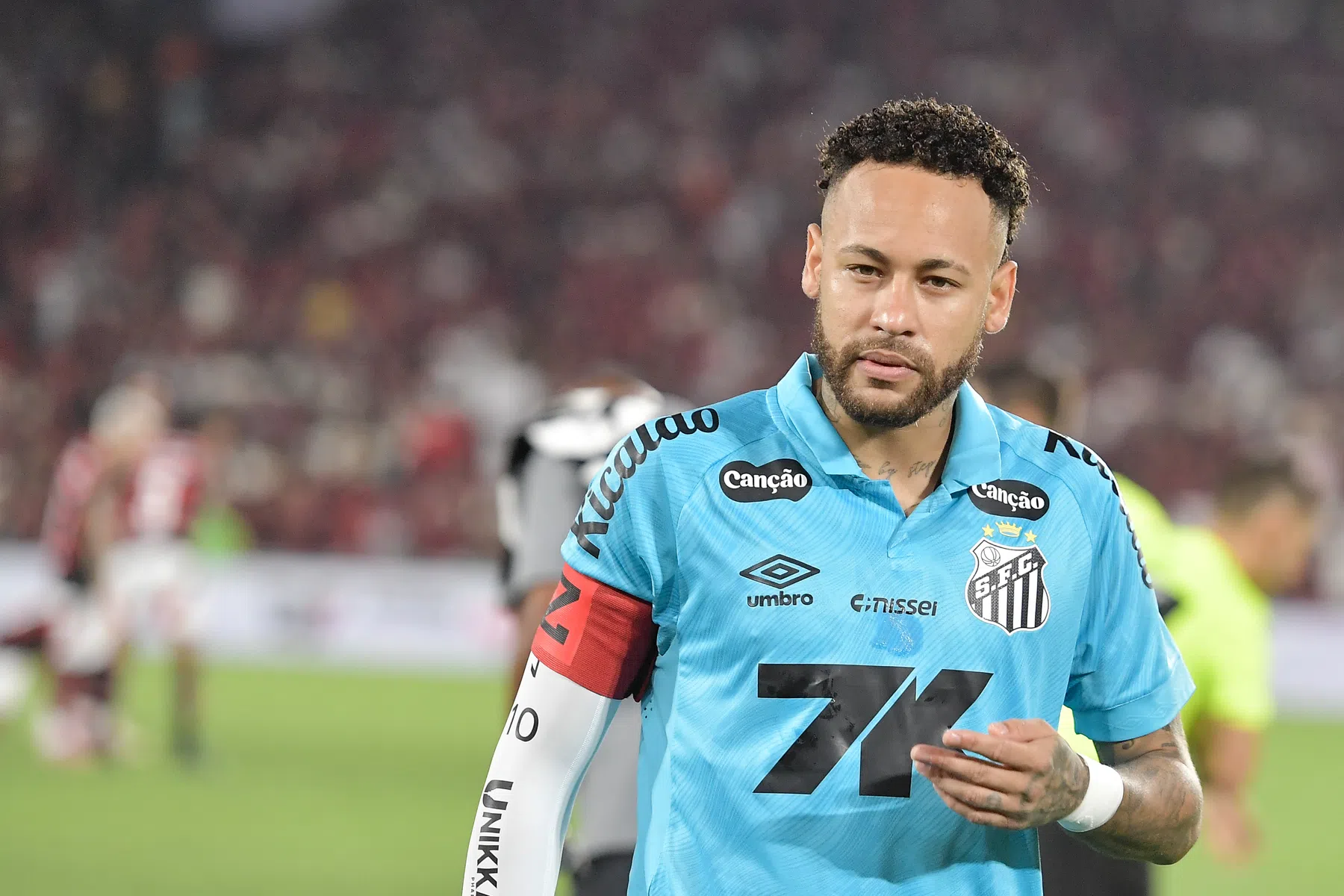 Kritiek op Neymar zwelt aan: 'Hij besmeurt op deze manier zijn imago'