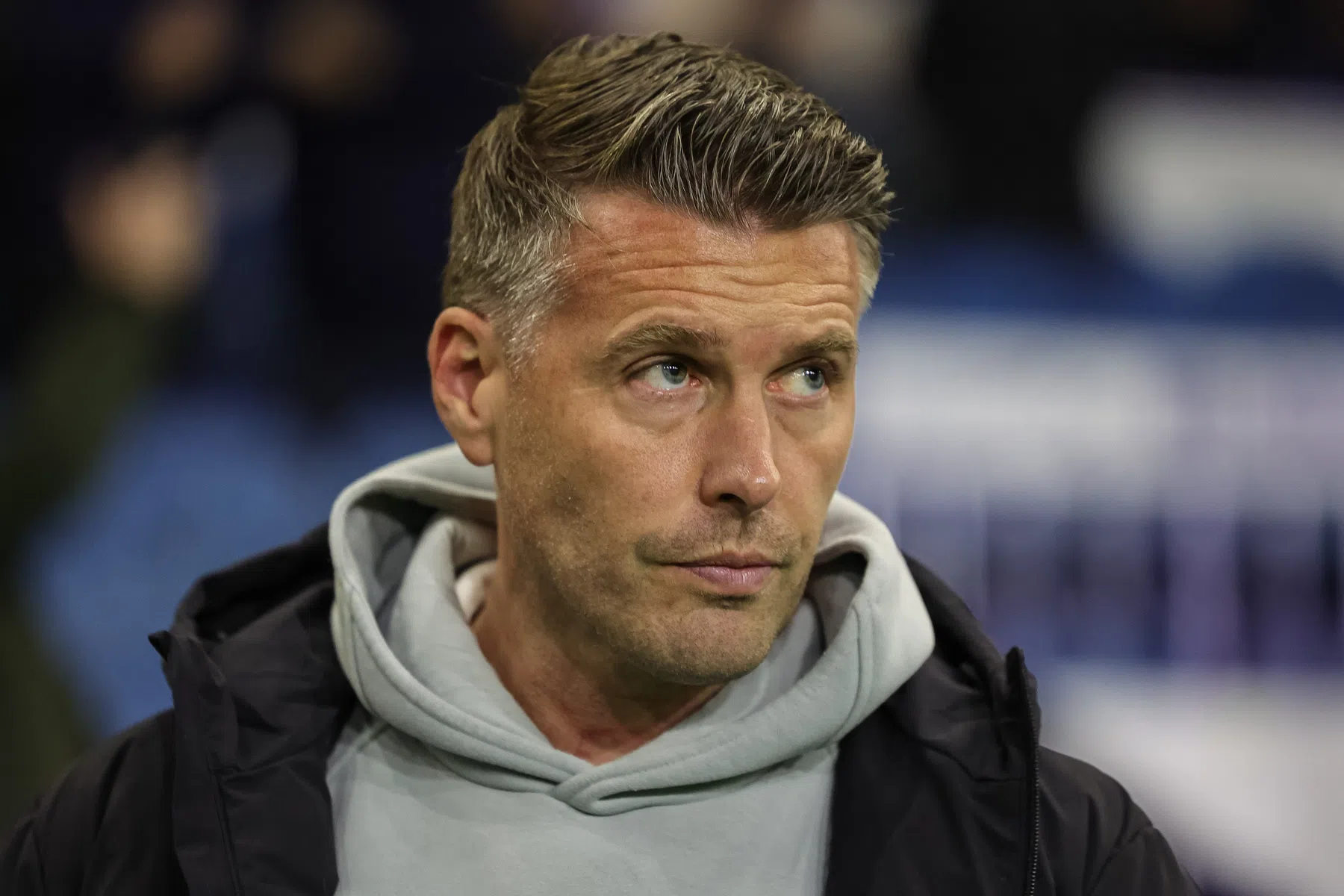 Dolend Wolves legt oude bekende vast als nieuwe manager