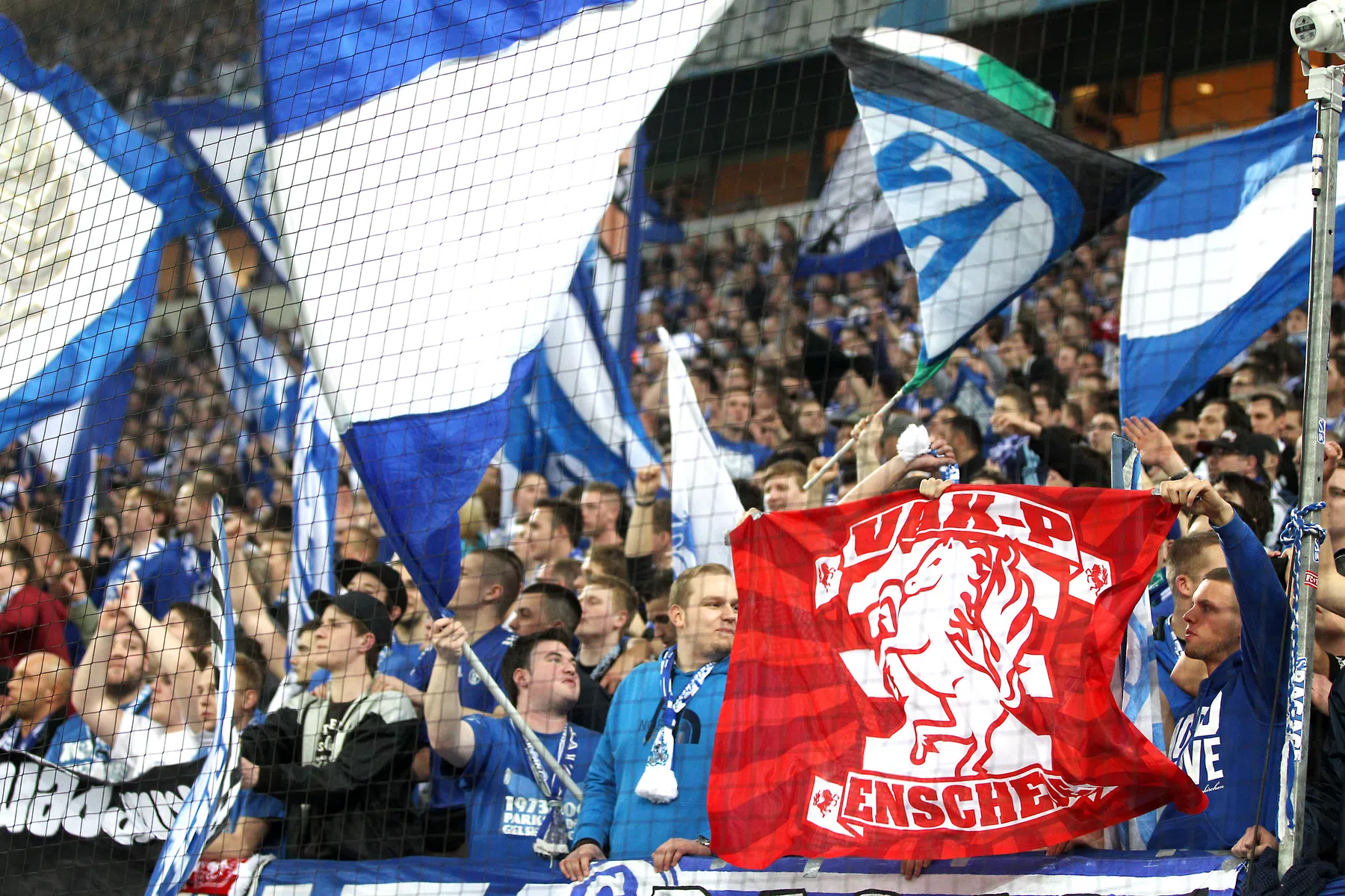 Twente wint feestelijk oefenduel met de vrienden van Schalke