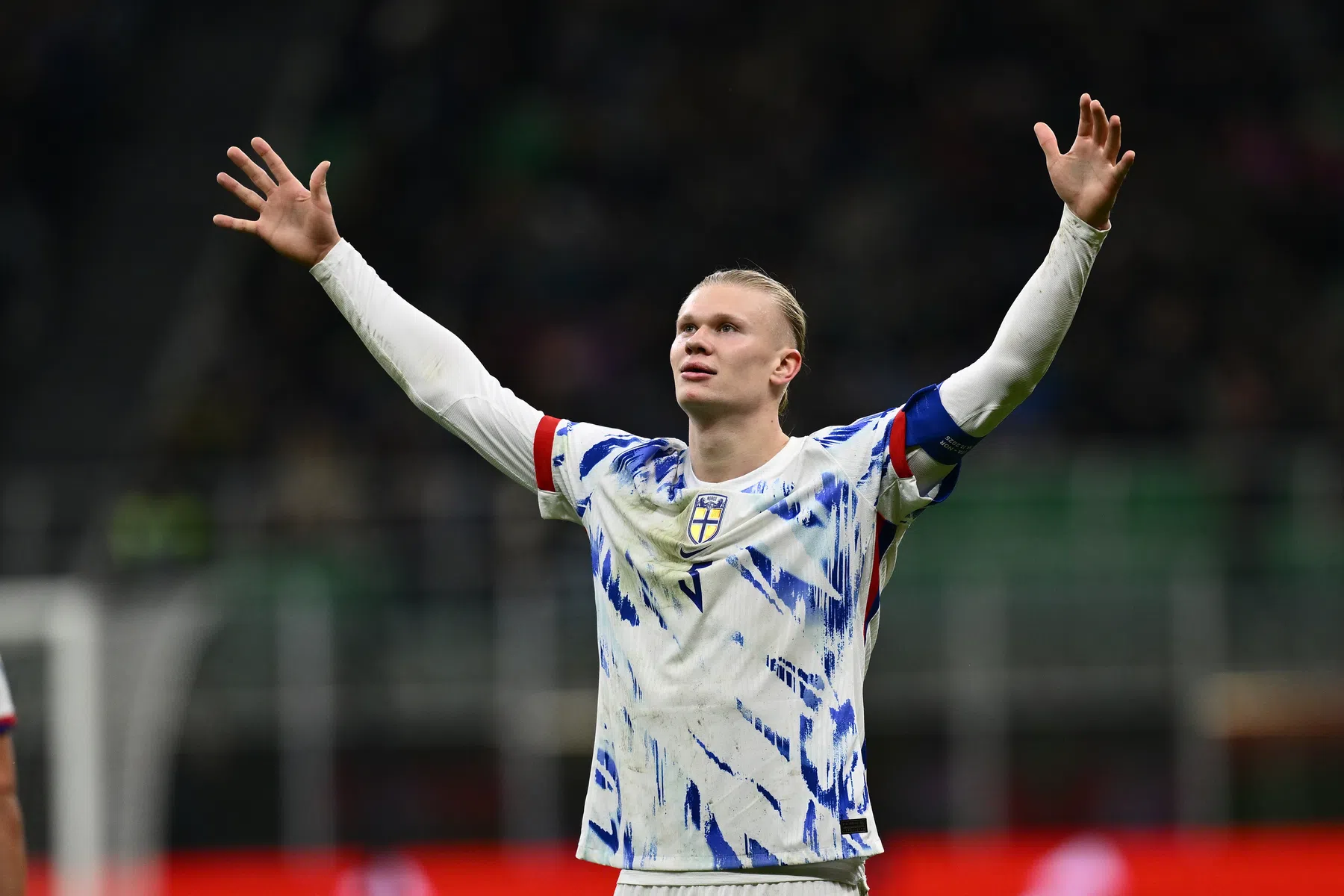 Haaland evenaart record Lewandowski en 'voelde de druk' bij Noorwegen