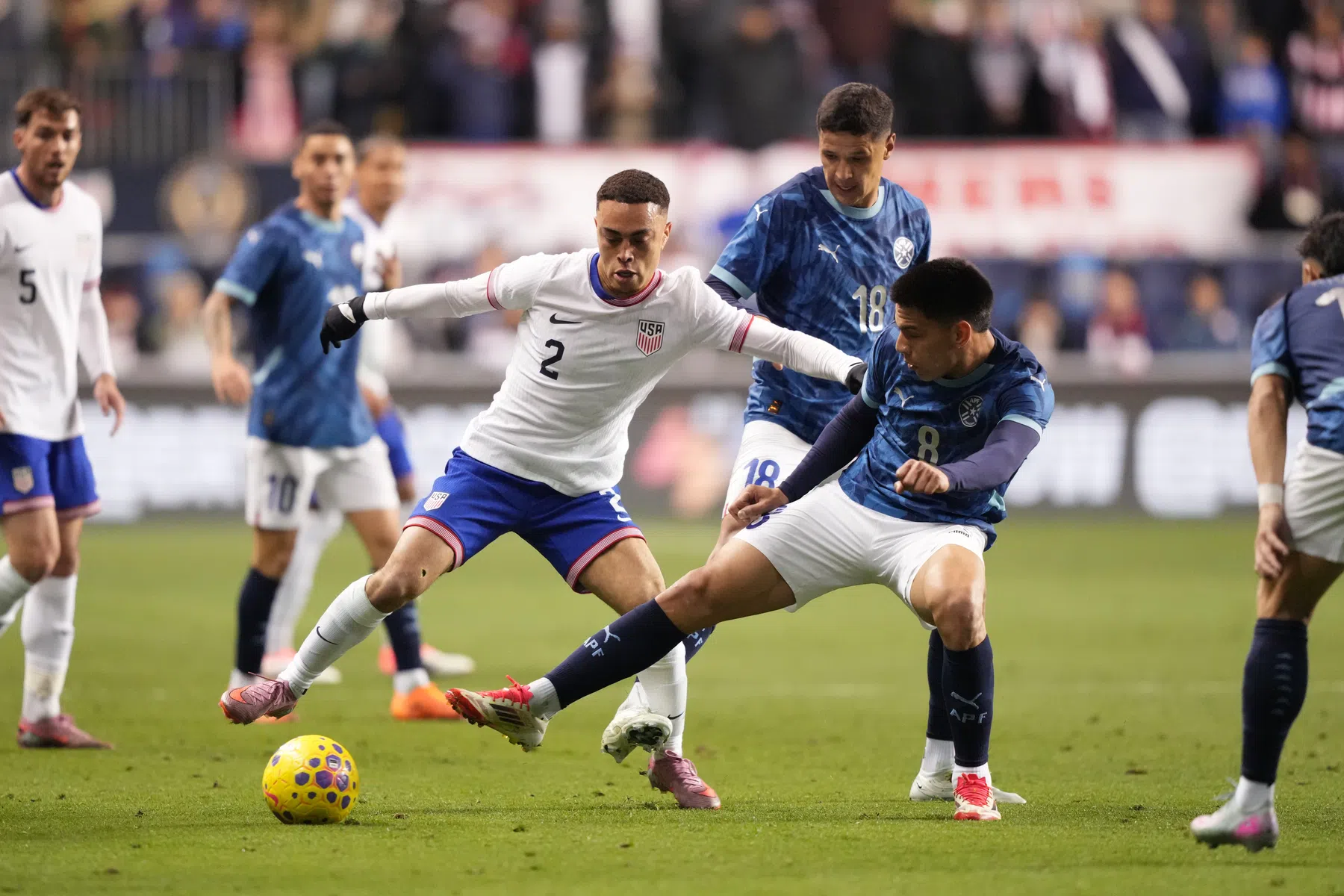 VS draait met Dest en Pepi warm voor WK, Mexico zonder Gimenez niet langs Uruguay