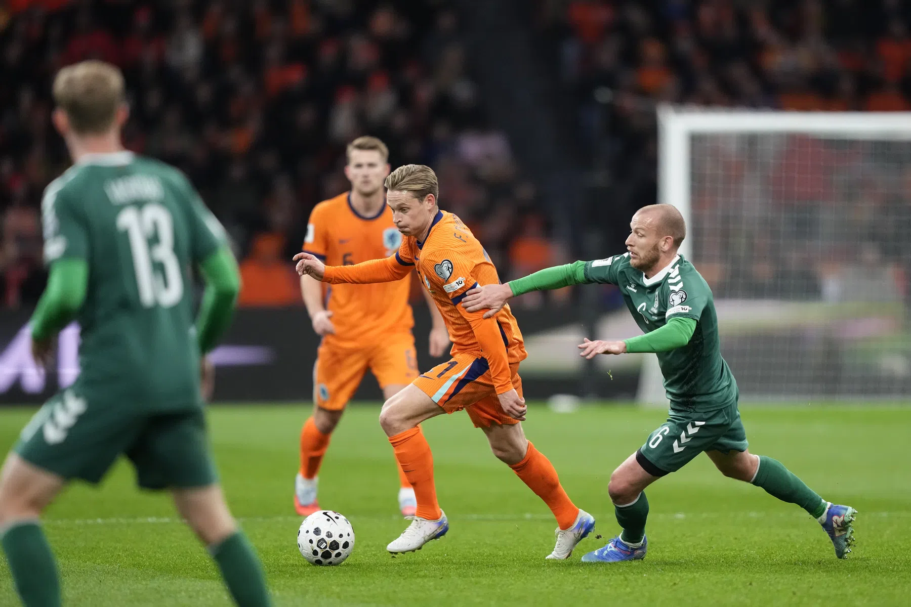 Oranje op Eindrapport: De Jong en Memphis scoren, supersub toch niet zo super