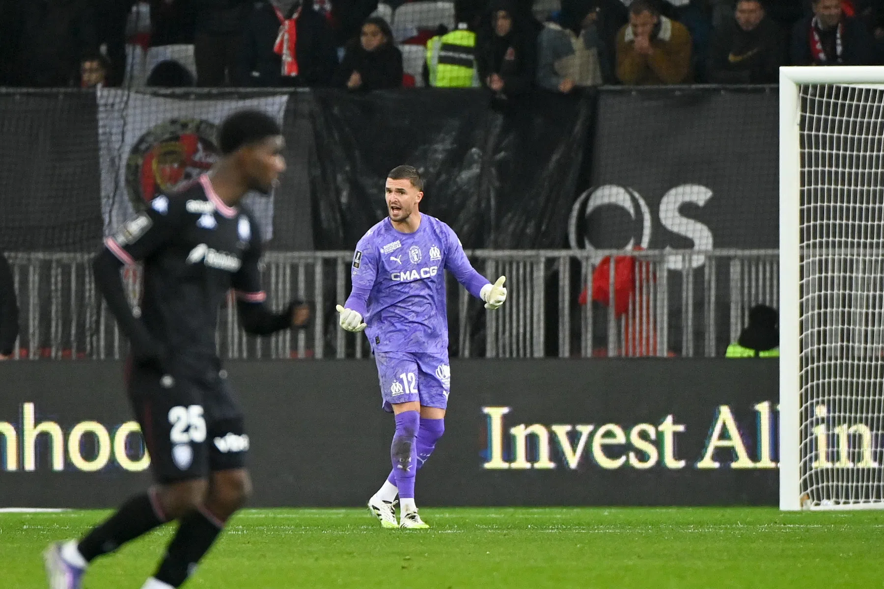 Marseille overklast Nice in derby en neemt koppositie even over van PSG