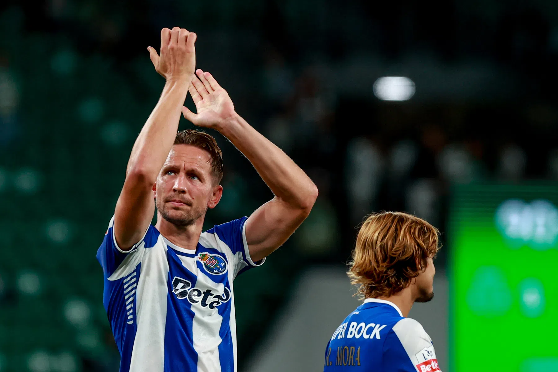 Farioli heeft goed nieuws voor Luuk de Jong