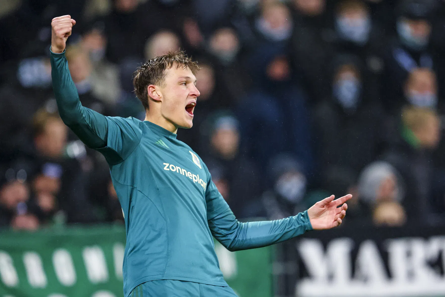Oosting juicht 'gewoon' tegen werkgever FC Groningen: 'Ben gewoon heel blij'