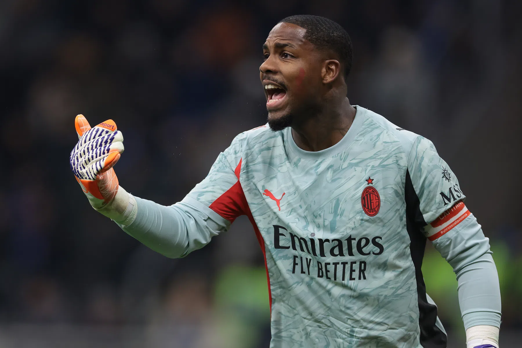 AC Milan wint derby dankzij magische Maignan