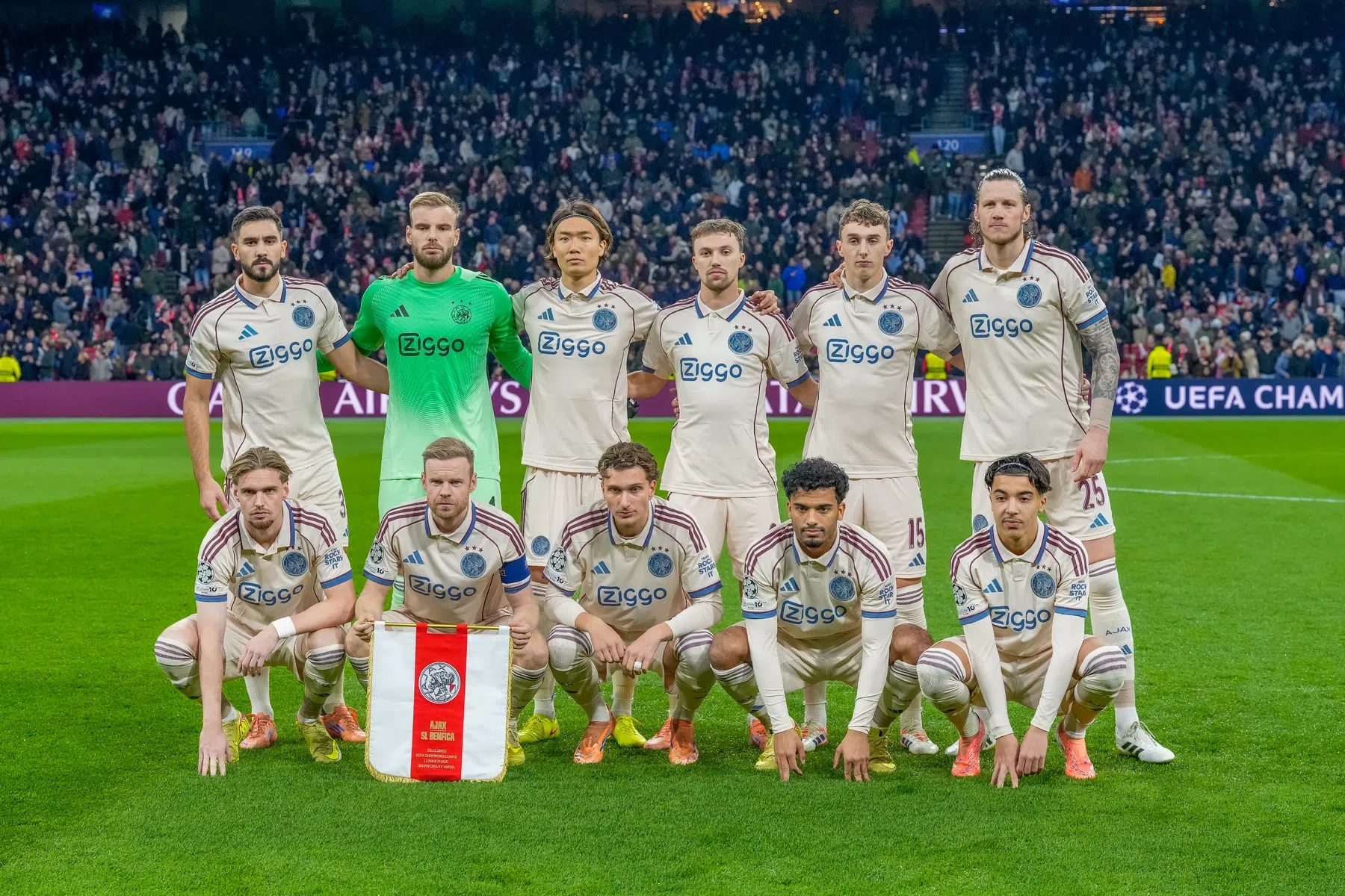 Waarom Ajax in het Champions League-duel met Benfica in het derde tenue speelt