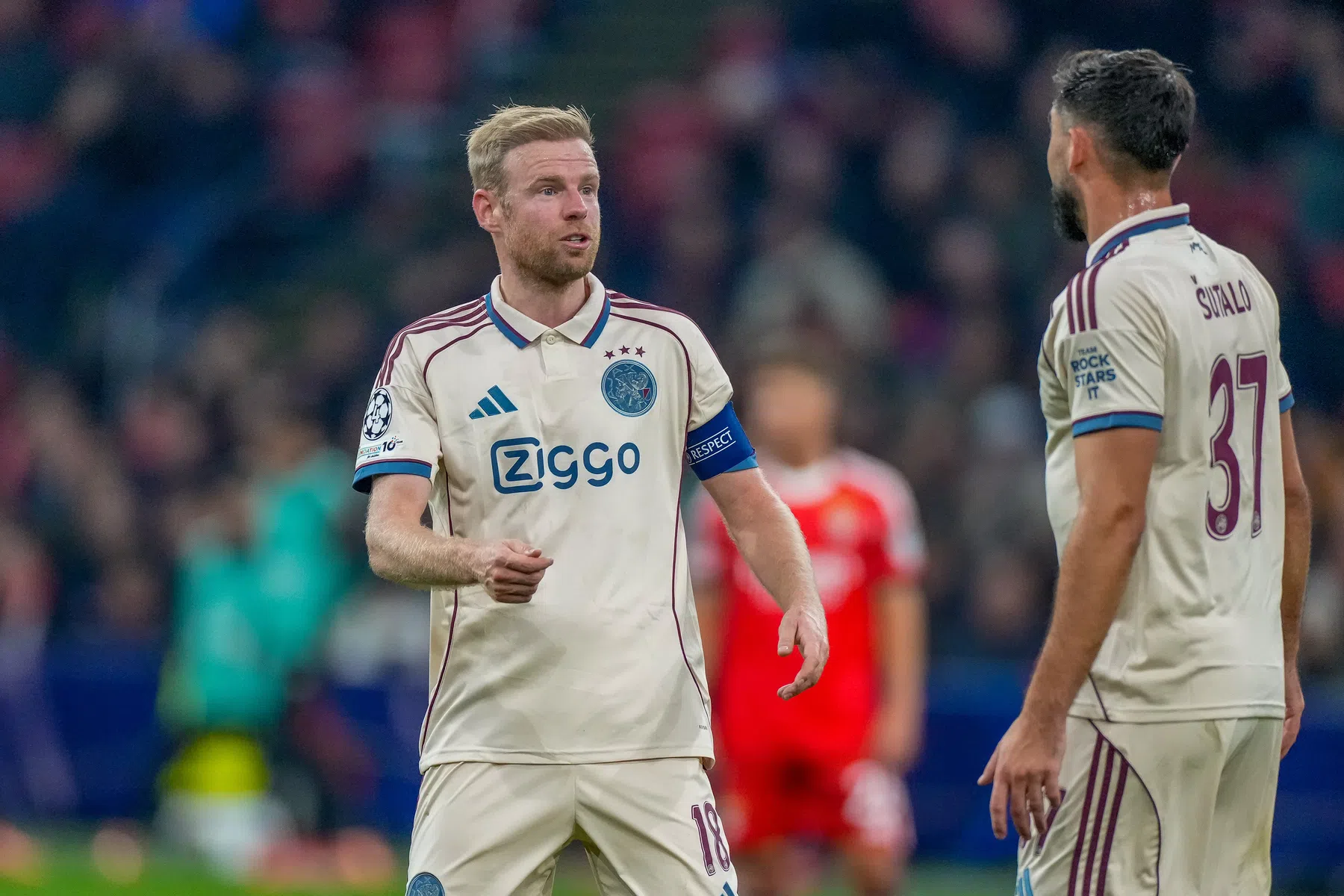 Klaassen: ‘Lastig om Ajacied te zijn nu, maar ik zie wél vooruitgang’