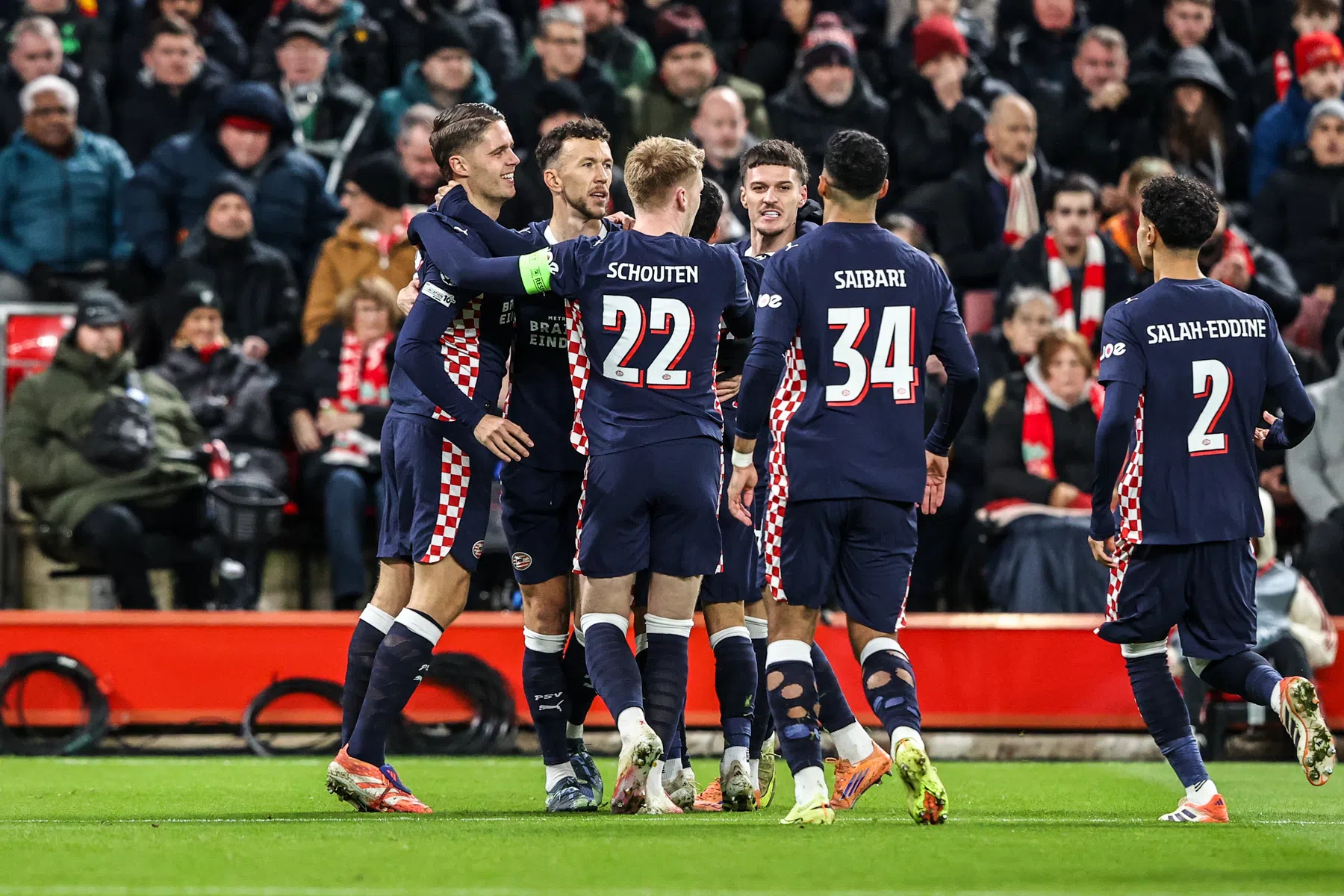 PSV op Rapport: verdedigend duo blinkt uit op heerlijke PSV-avond op Anfield