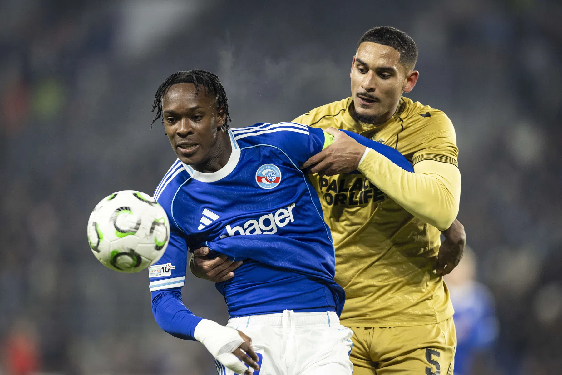 Emegha blijft imponeren bij Strasbourg, veel 'Nederlandse' goals in Italie