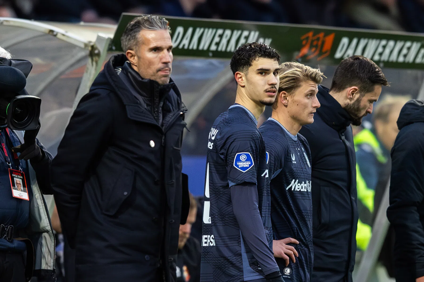 Van Persie jr. maakt Eredivisie-debuut: 'Thuis is het pa, hier is het trainer'