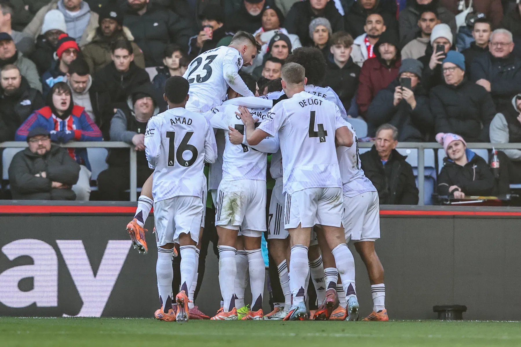 Zirkzee goud waard bij ommekeer Man United op Selhurst Park