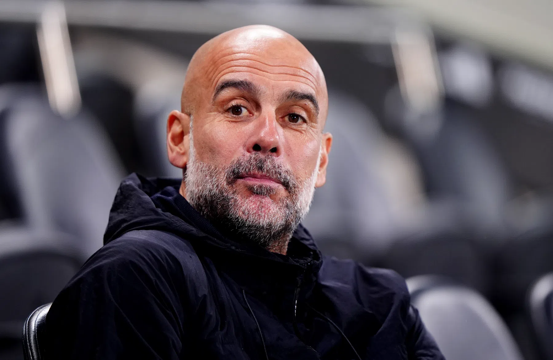 Guardiola grapt na spektakelstuk: 'Ik ben een paar haren verloren'