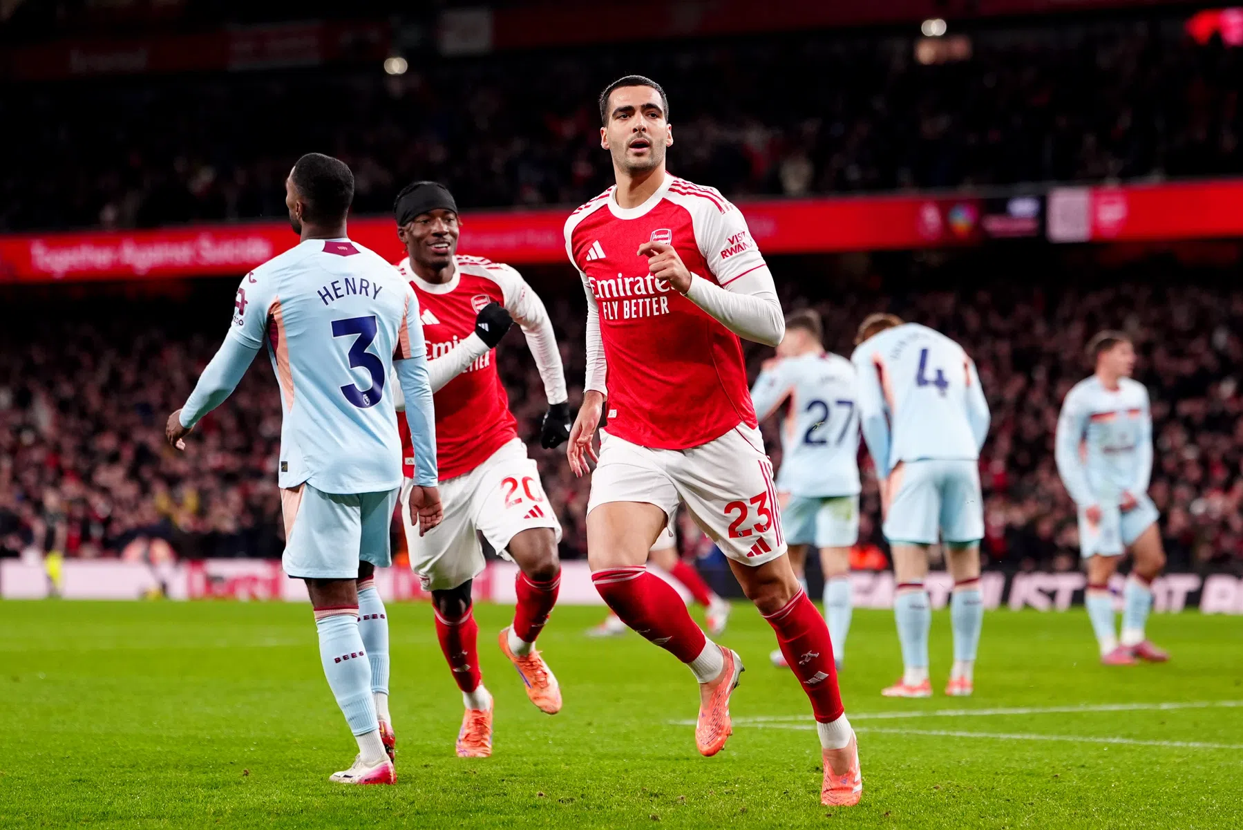 Arsenal zet sterke thuisreeks verder voort: ook Brentford moet buigen