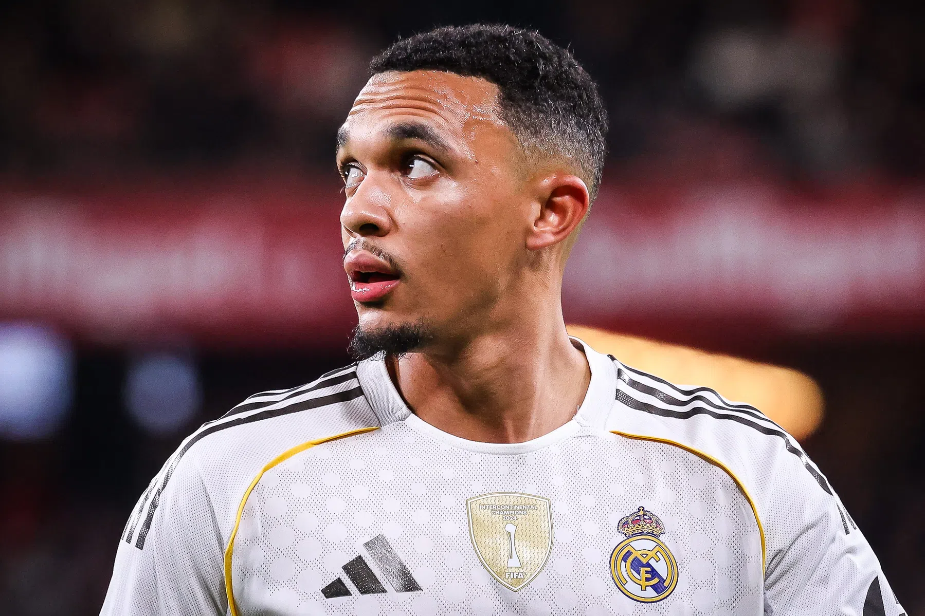 Meer kopzorgen voor Real Madrid: Alexander-Arnold maanden aan de kant