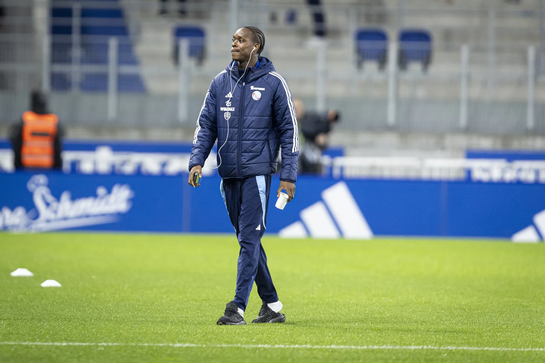 Strasbourg-trainer neemt duidelijk standpunt in over straf Emegha