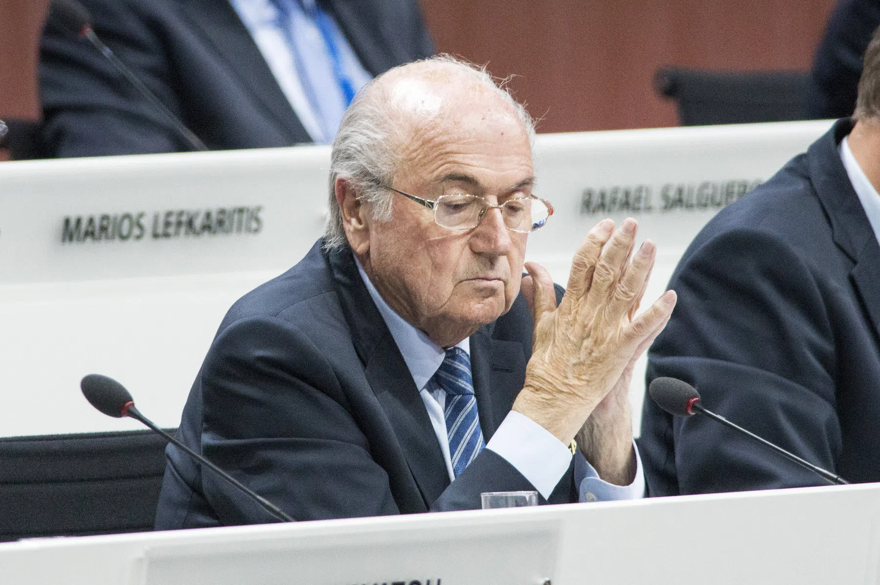 Blatter (89) sloopt Infantino en sluit FIFA-terugkeer niet uit