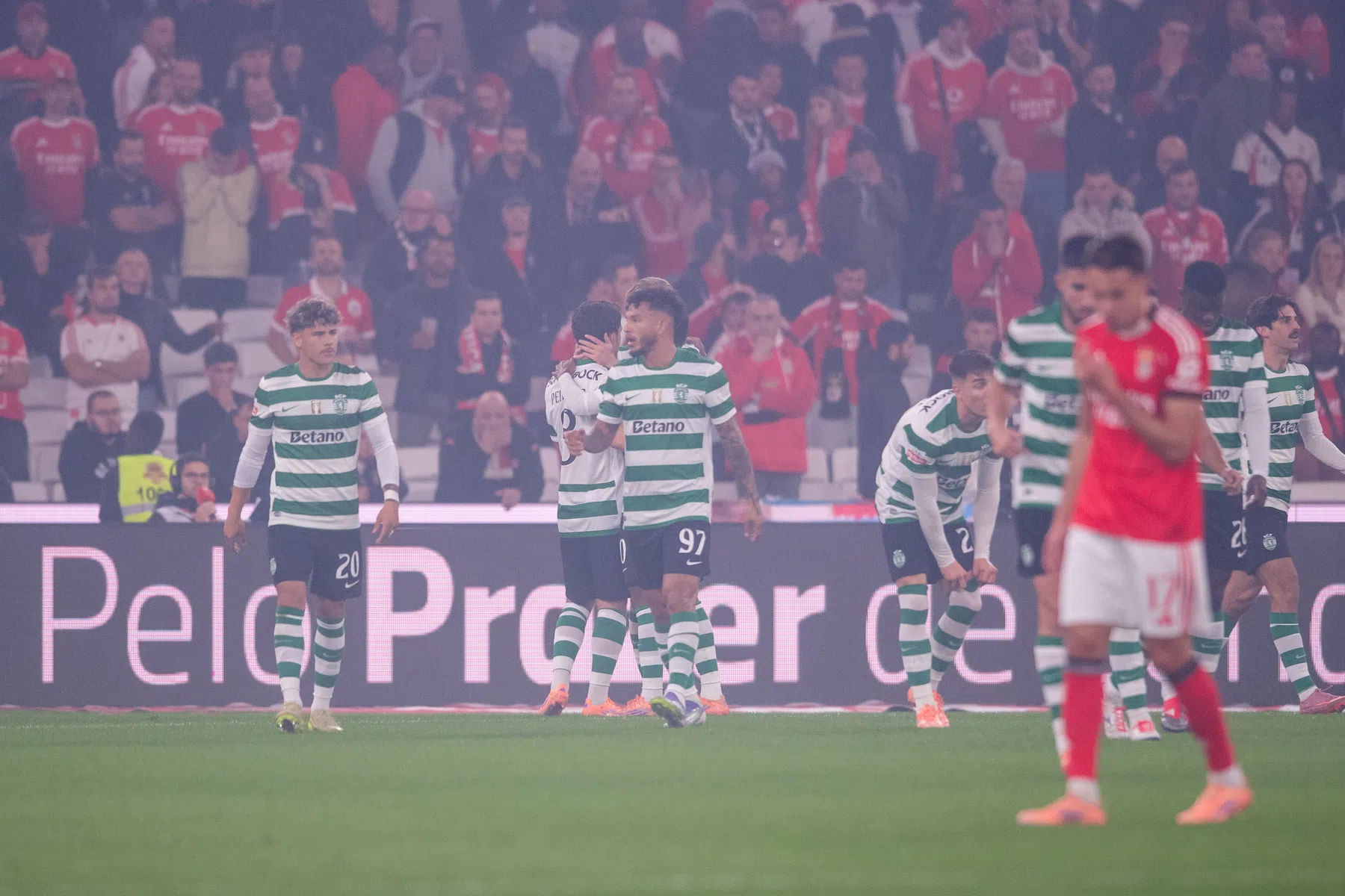 Benfica en Sporting Portugal doen Farioli groot plezier