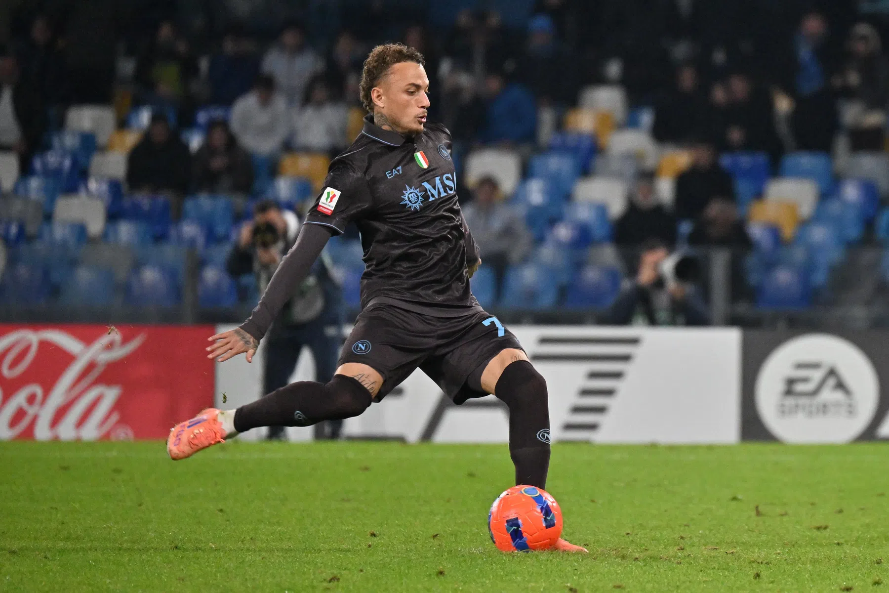 Lang vindt langzaam zijn draai in Italie: 'Ben erg gelukkig in Napels'