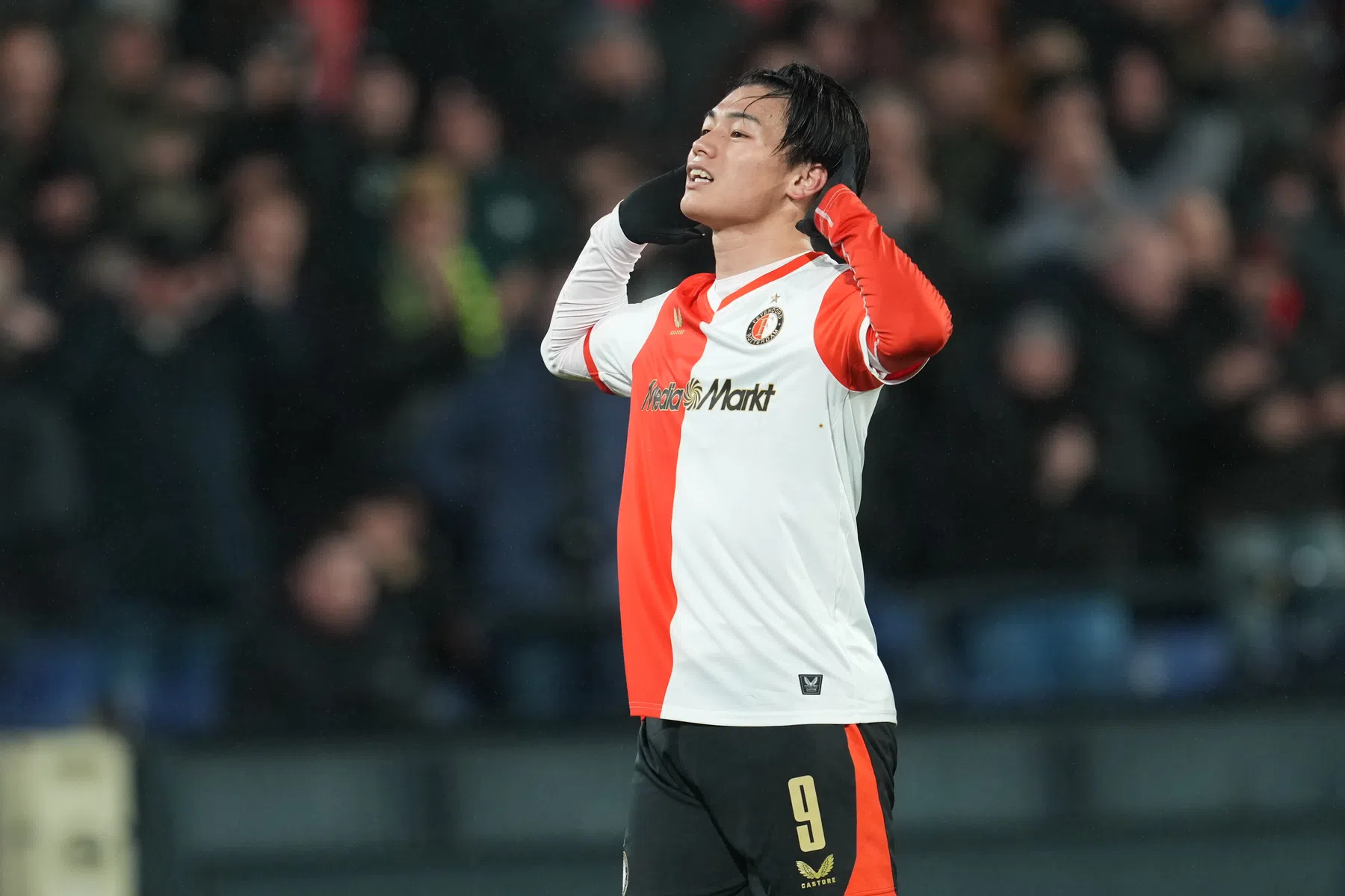 Grote Ueda-show bij monsterzege Feyenoord op PEC Zwolle